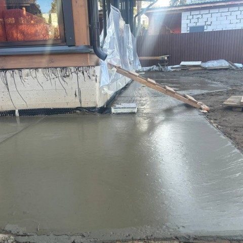 Заливка отмостки